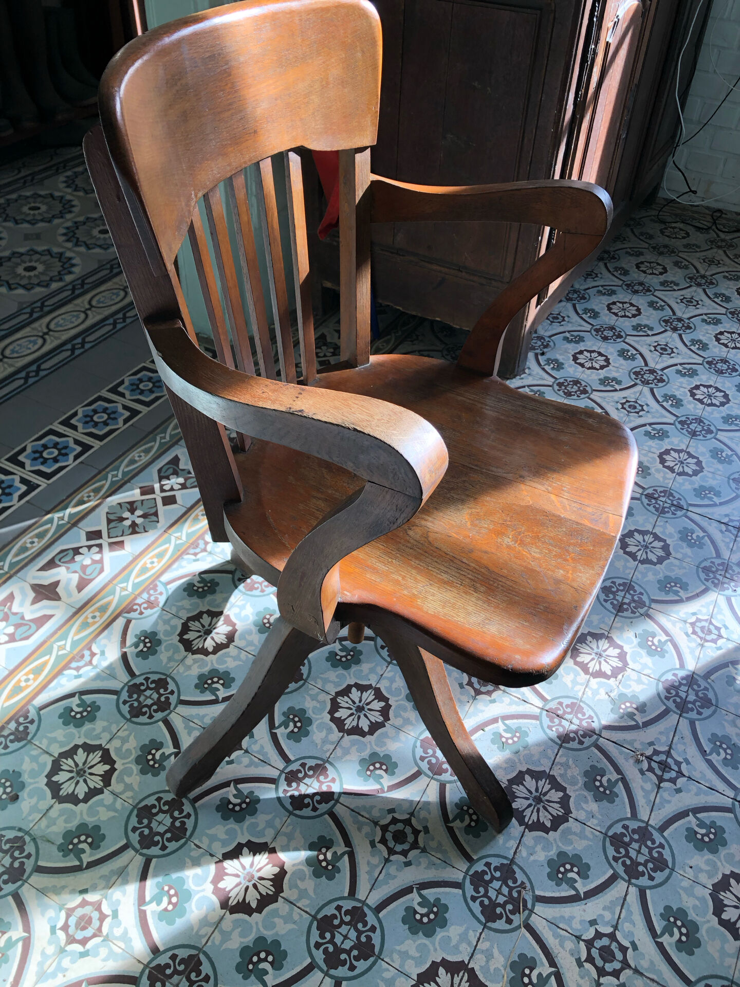 Fauteuil de bureau à balance américain en bois