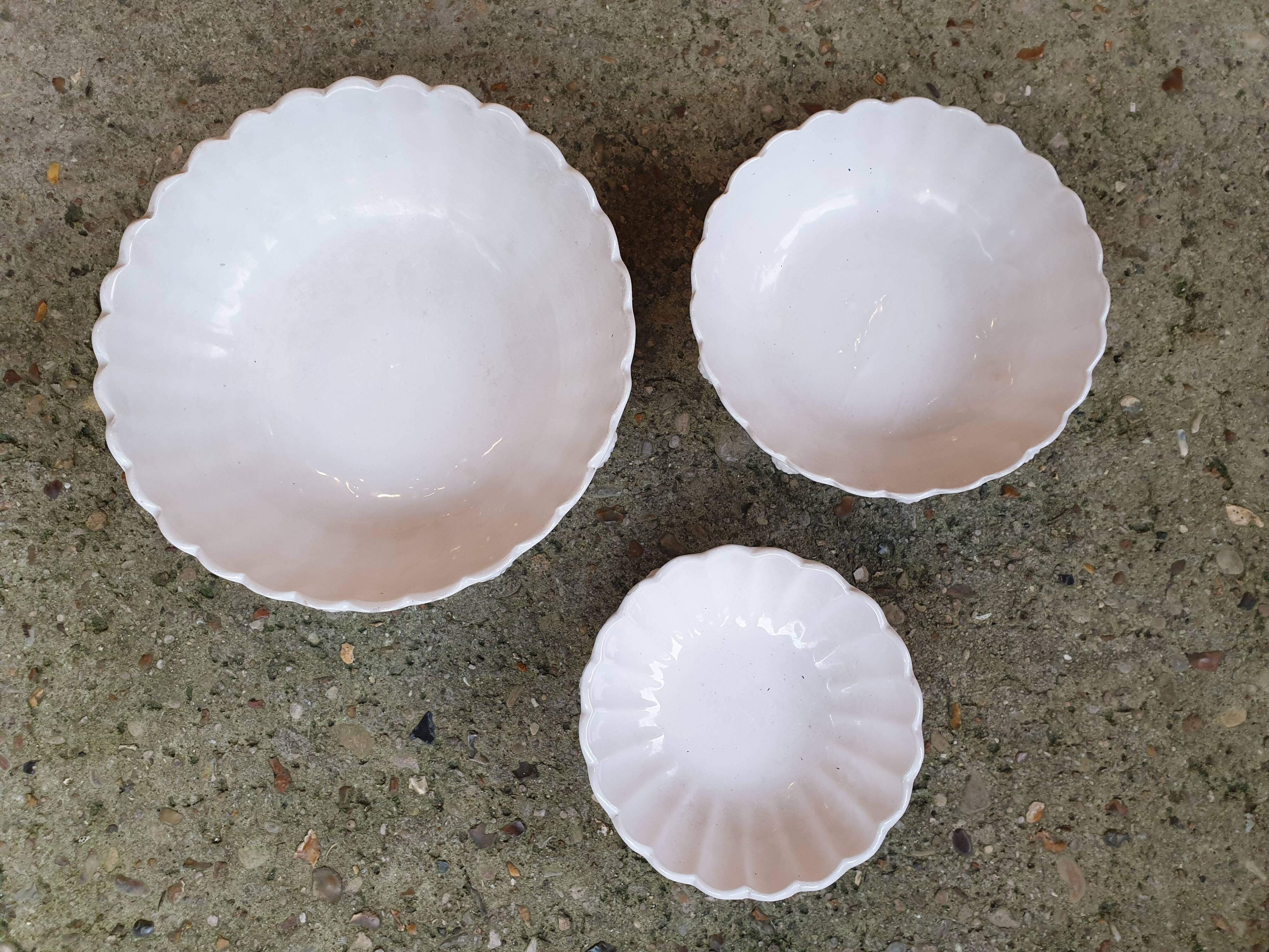 Hollow dishes old salad bowl white earthenware