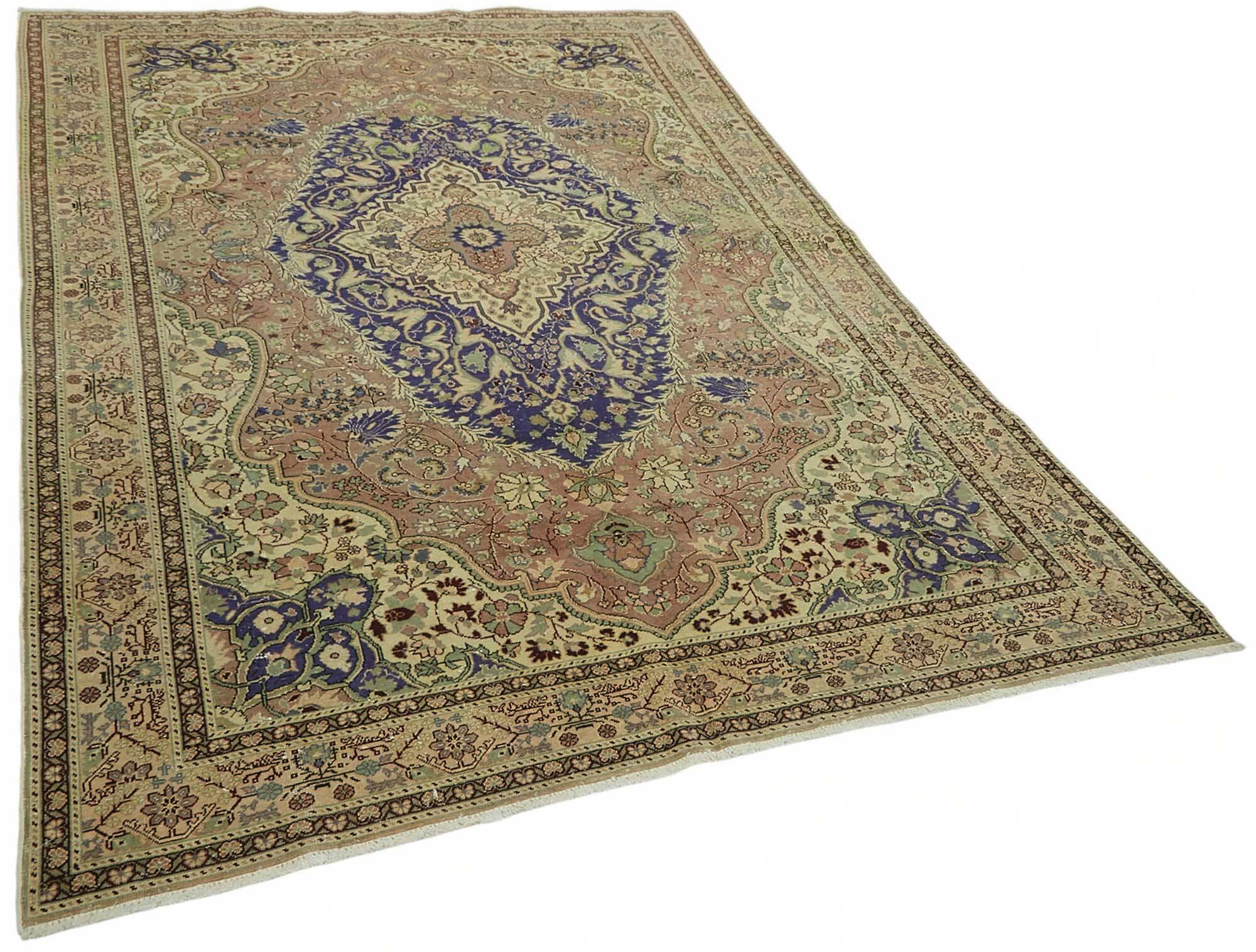 Turkish Wool Vintage Kayseri Rug 193 cm x 292 cm