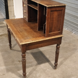 Bureau à multiples rangements