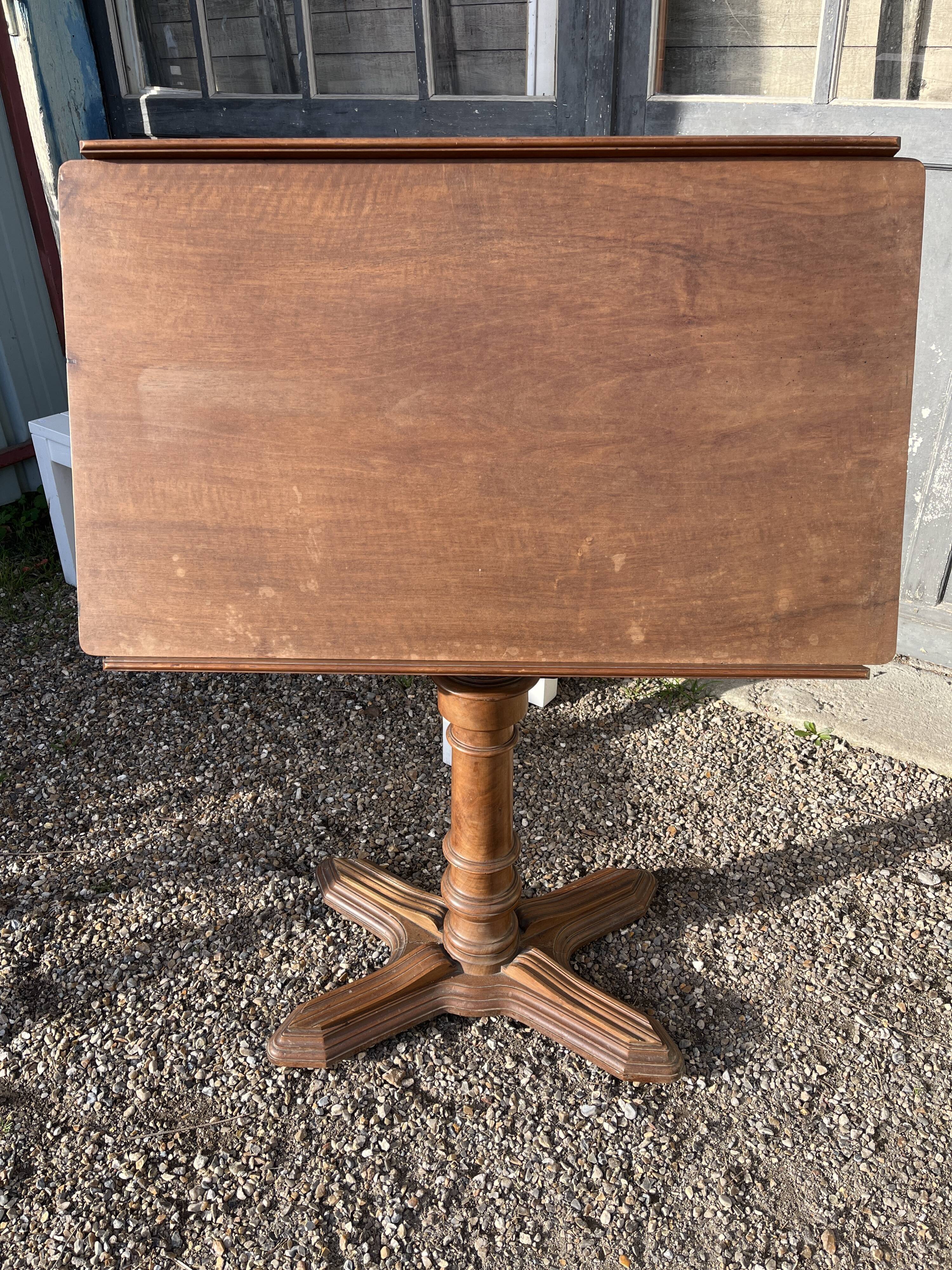 Drawing table / architect with sun system by E.Chouanard