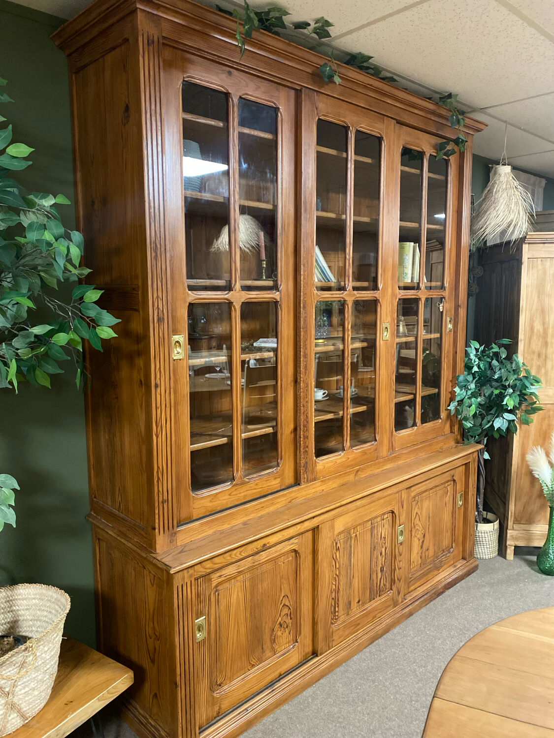 Workshop furniture, bookshelf