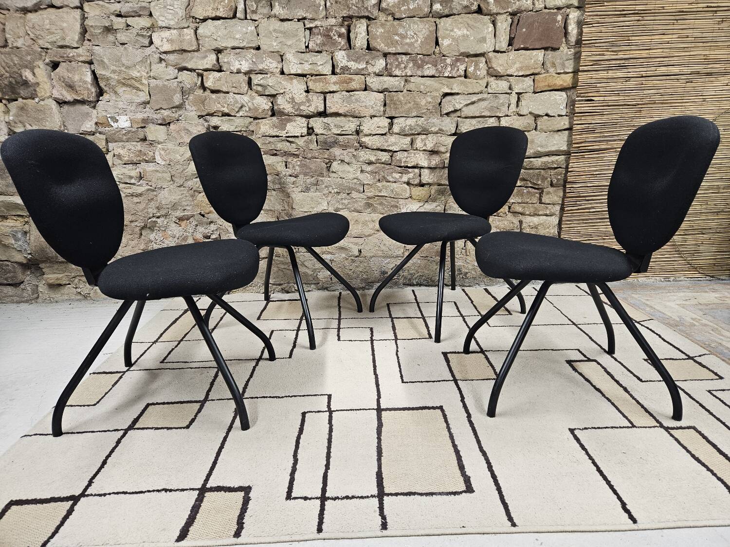 Set of 4 vintage design ergonomic chairs