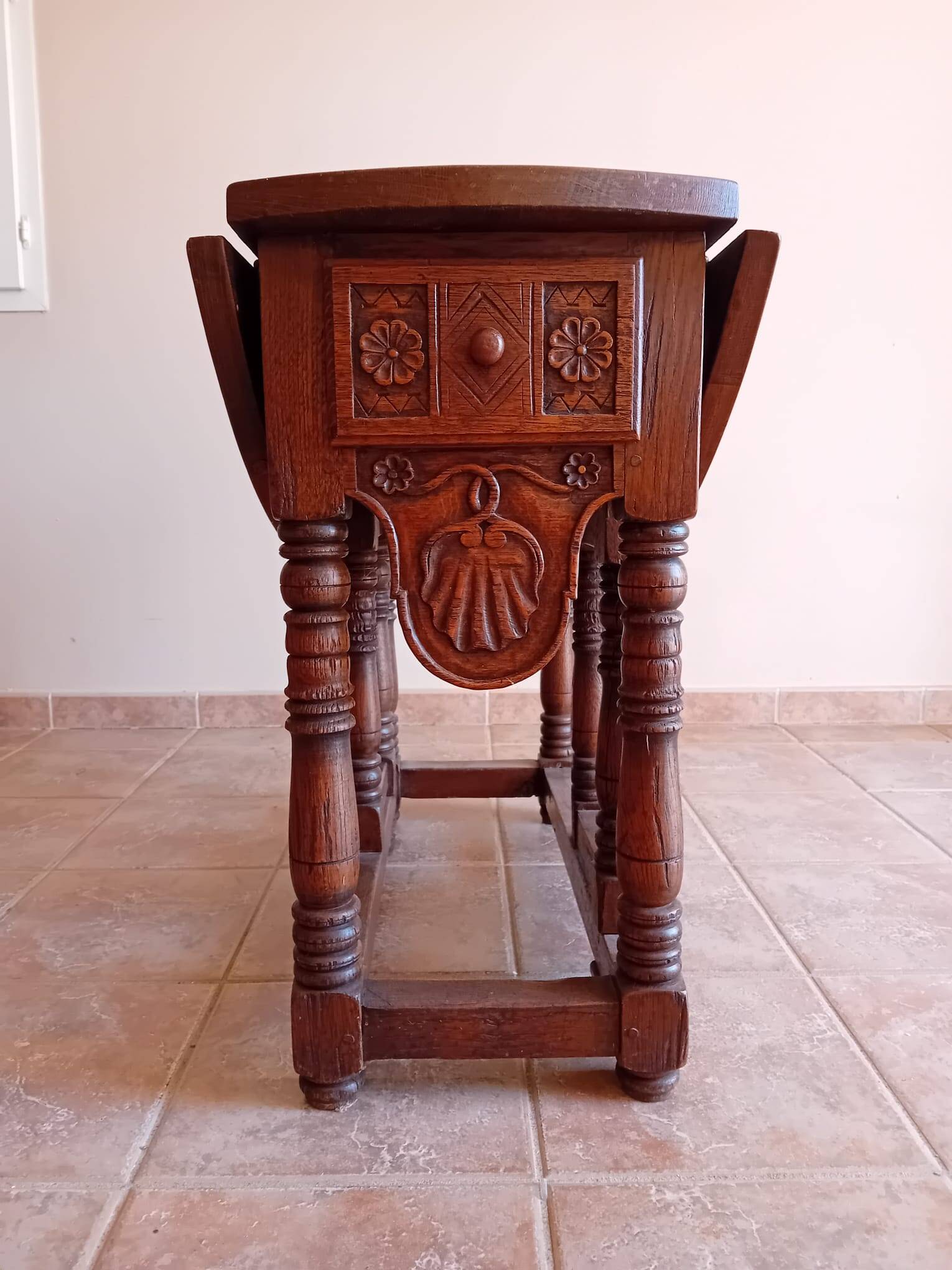 English folding gateleg table