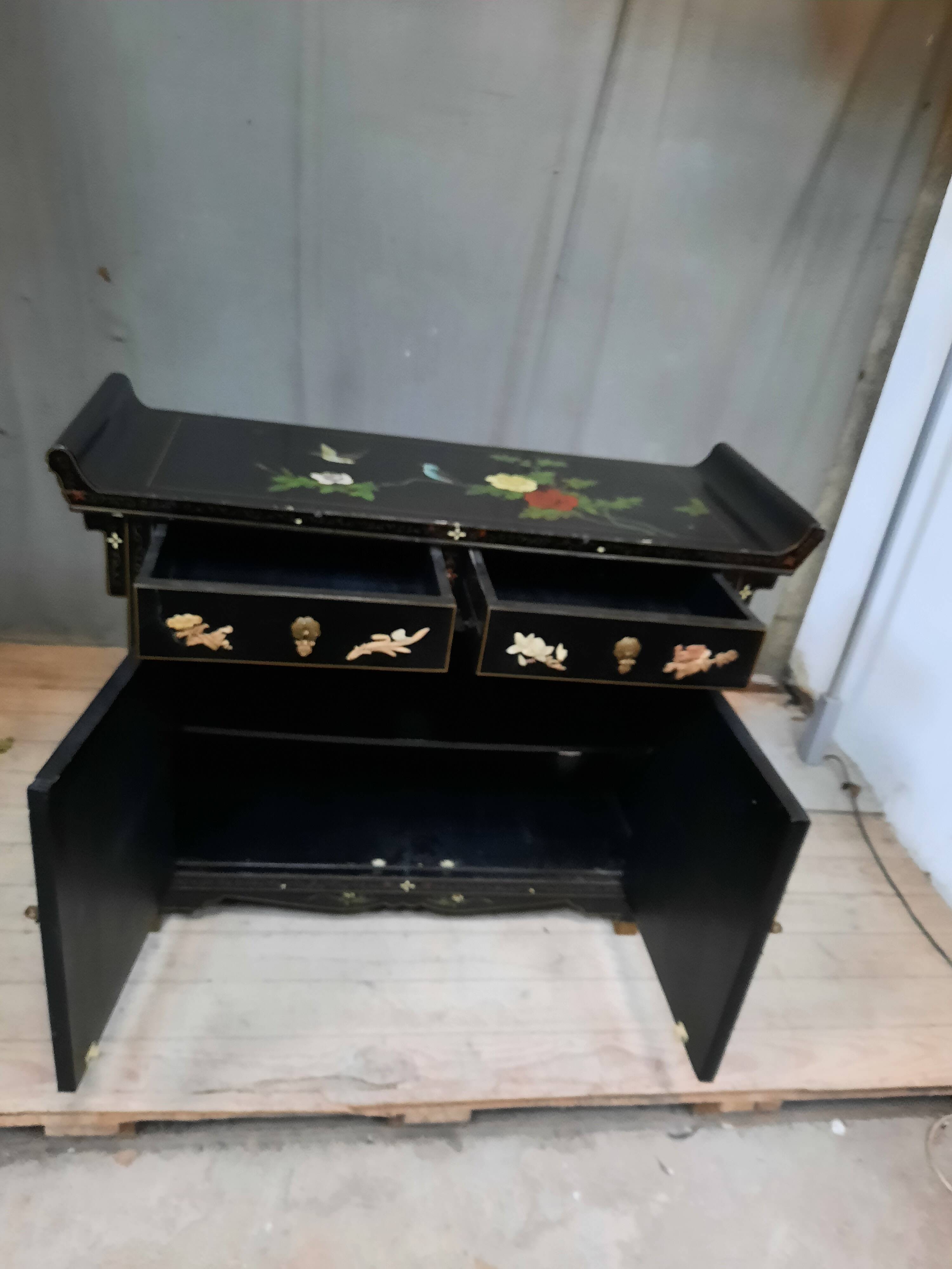 Chinese storage unit