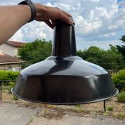 Industrial lampshade in enamelled sheet metal