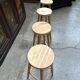 Suite de 4 tabourets de bar en sapin