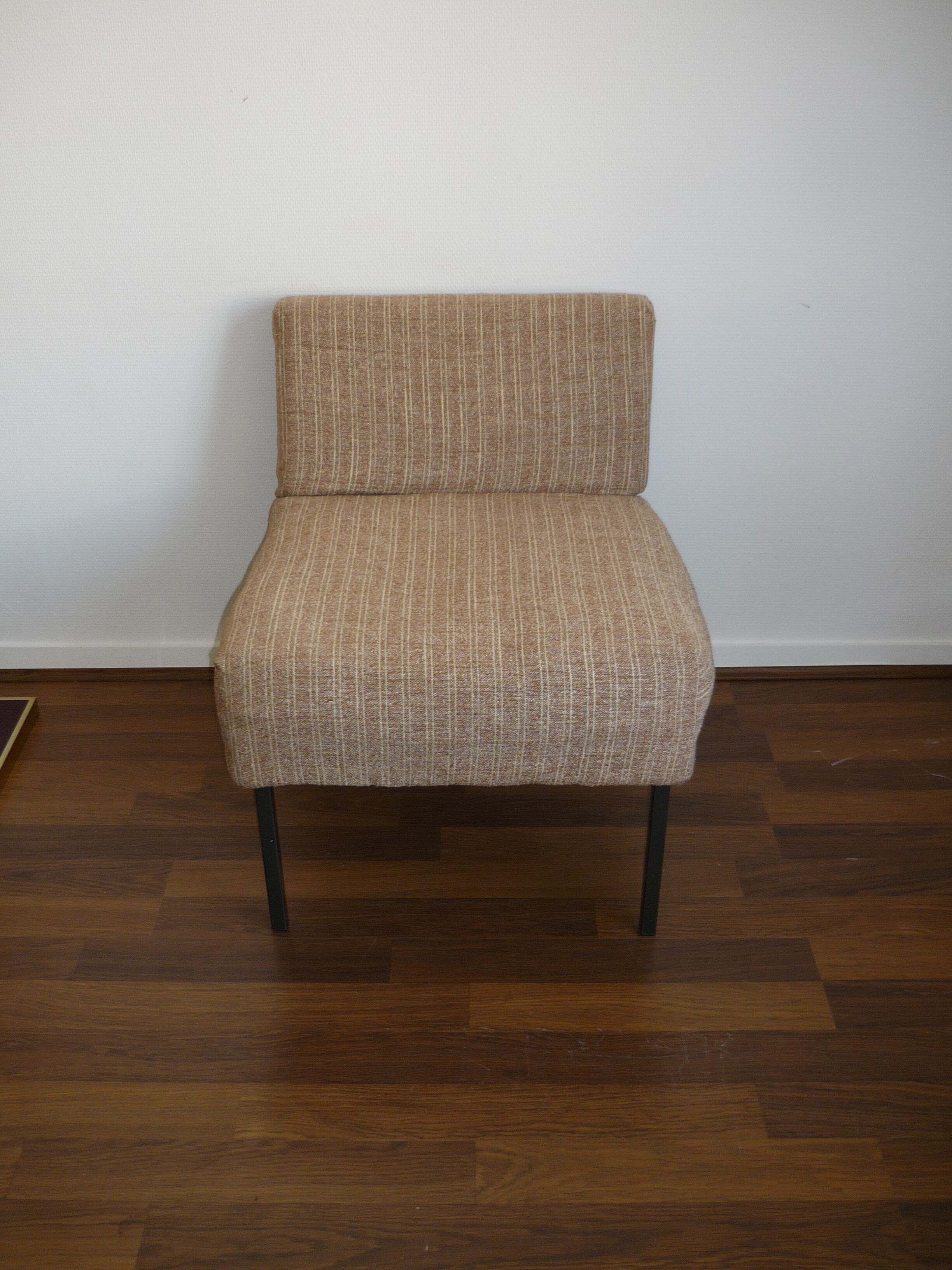 Nice vintage 1960s low chair