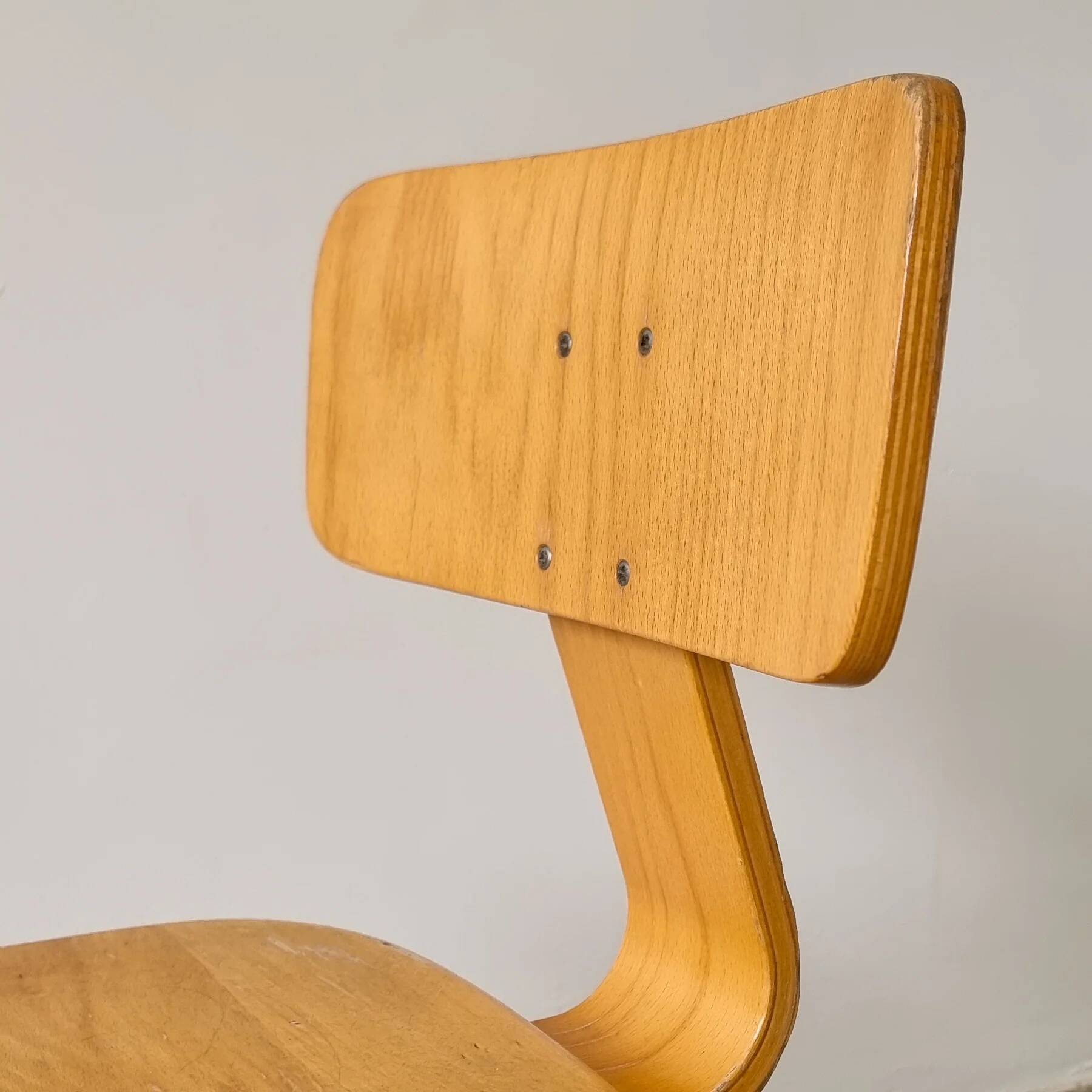 Schilte plywood school chair