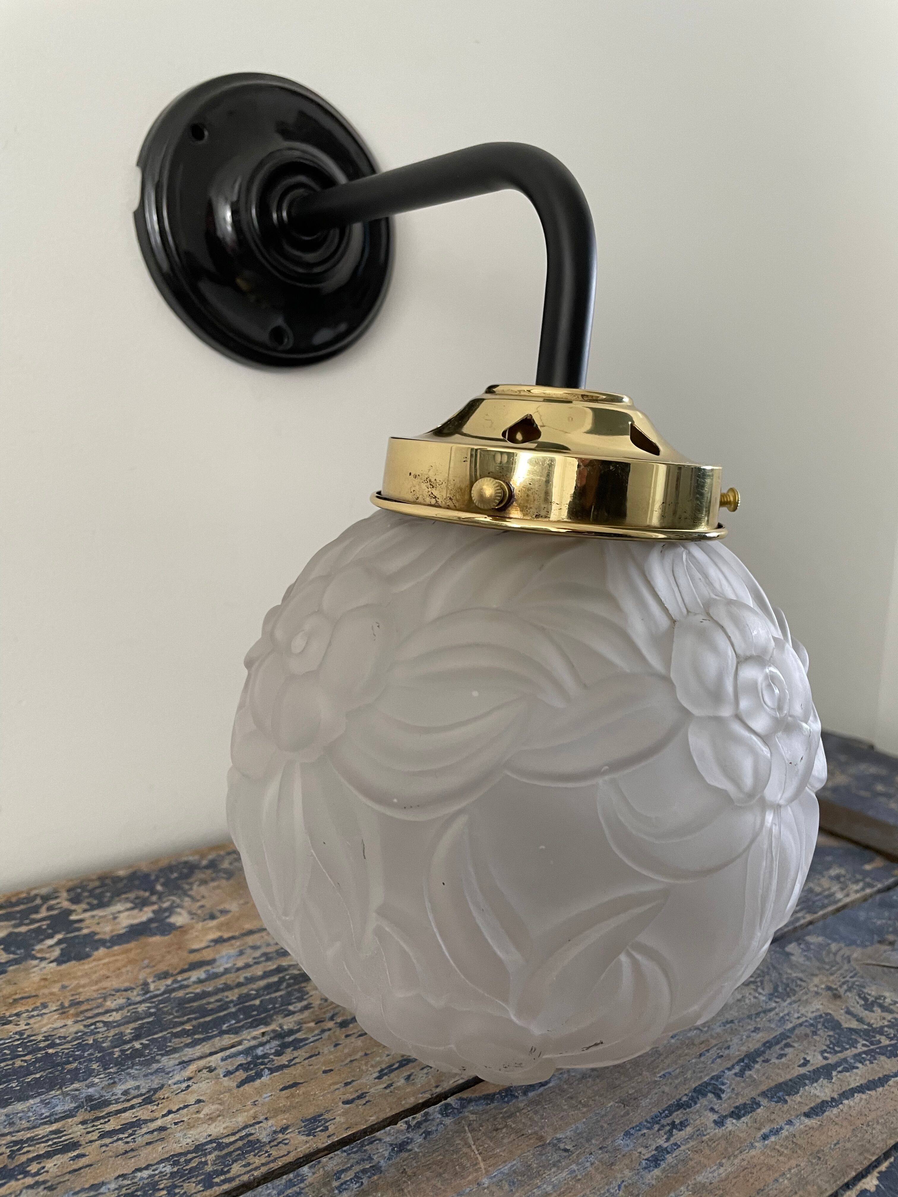 Art Deco wall lamp