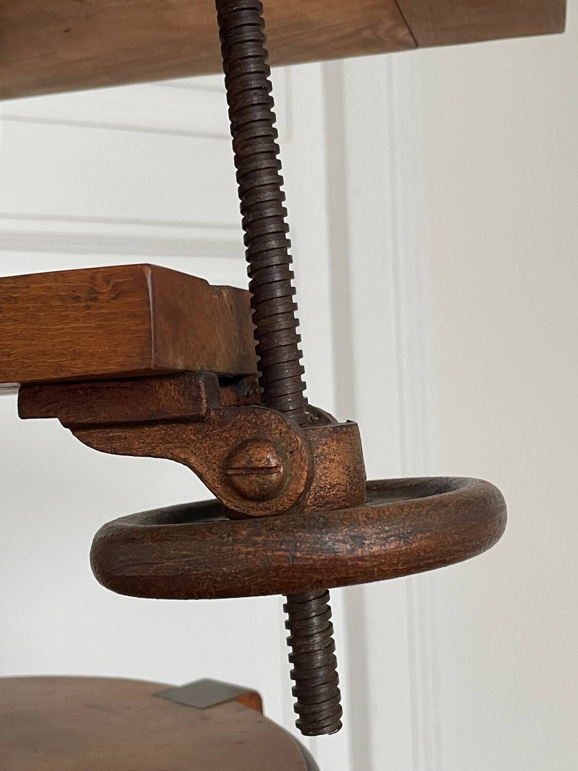 19th century tripod photo room