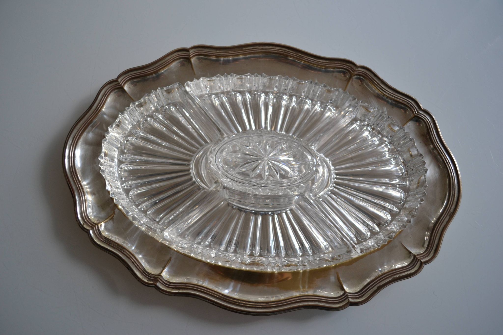 Plat serviteur apéritif métal argenté poinçon HKE et verre