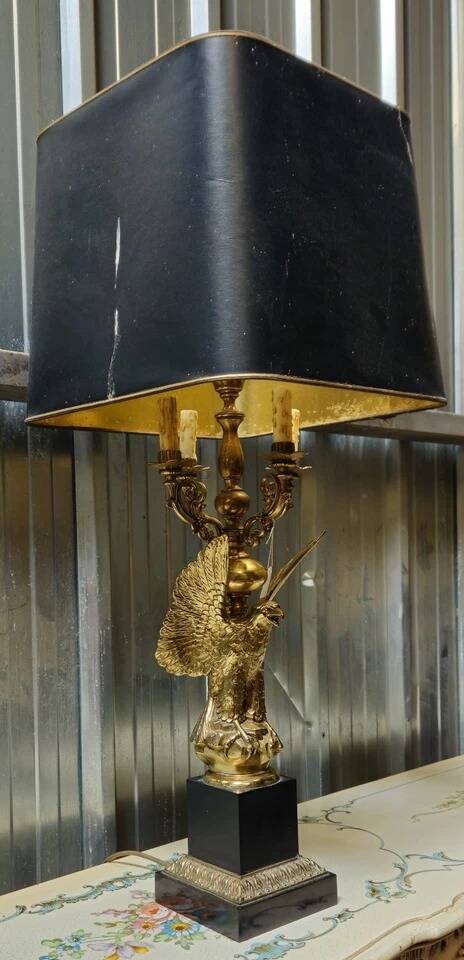 Very large Empire lamp / Egyptian Revival in gilded bronze with an eagle.