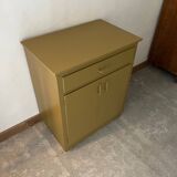 Small buffet, whisky color