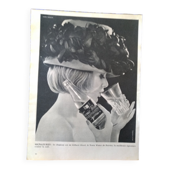 Une publicité papier boisson eau Perrier  Tonic Water  issue revue d'époque portrait femme