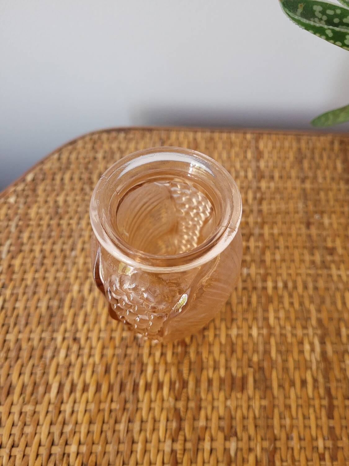 Small pink bulb vase