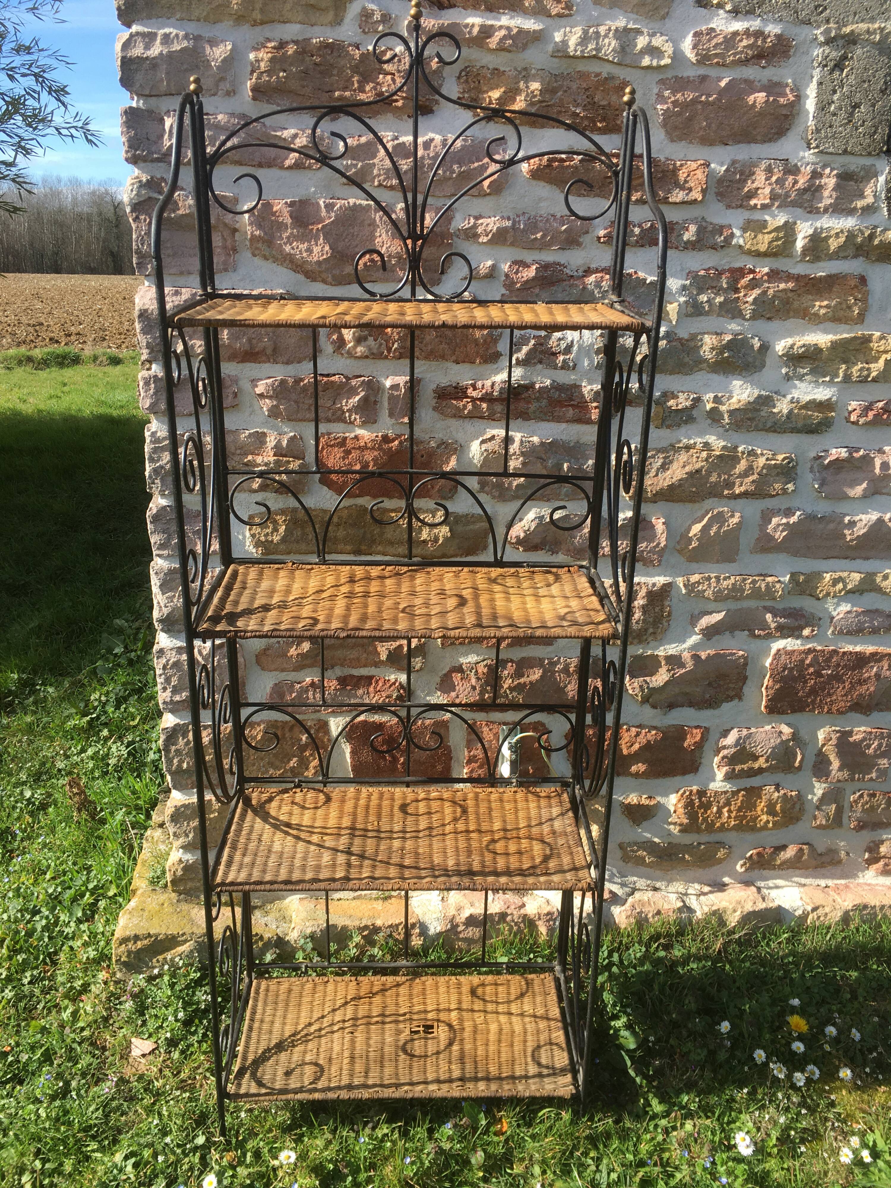 Folding bakery shelf, metal and wicker