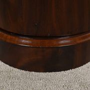 Rare Somno with two doors in Burl Mahogany, Empire period – Early 19th century