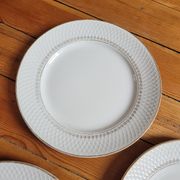 Set of 8 L'Eclat L'Amandinoise flat plates