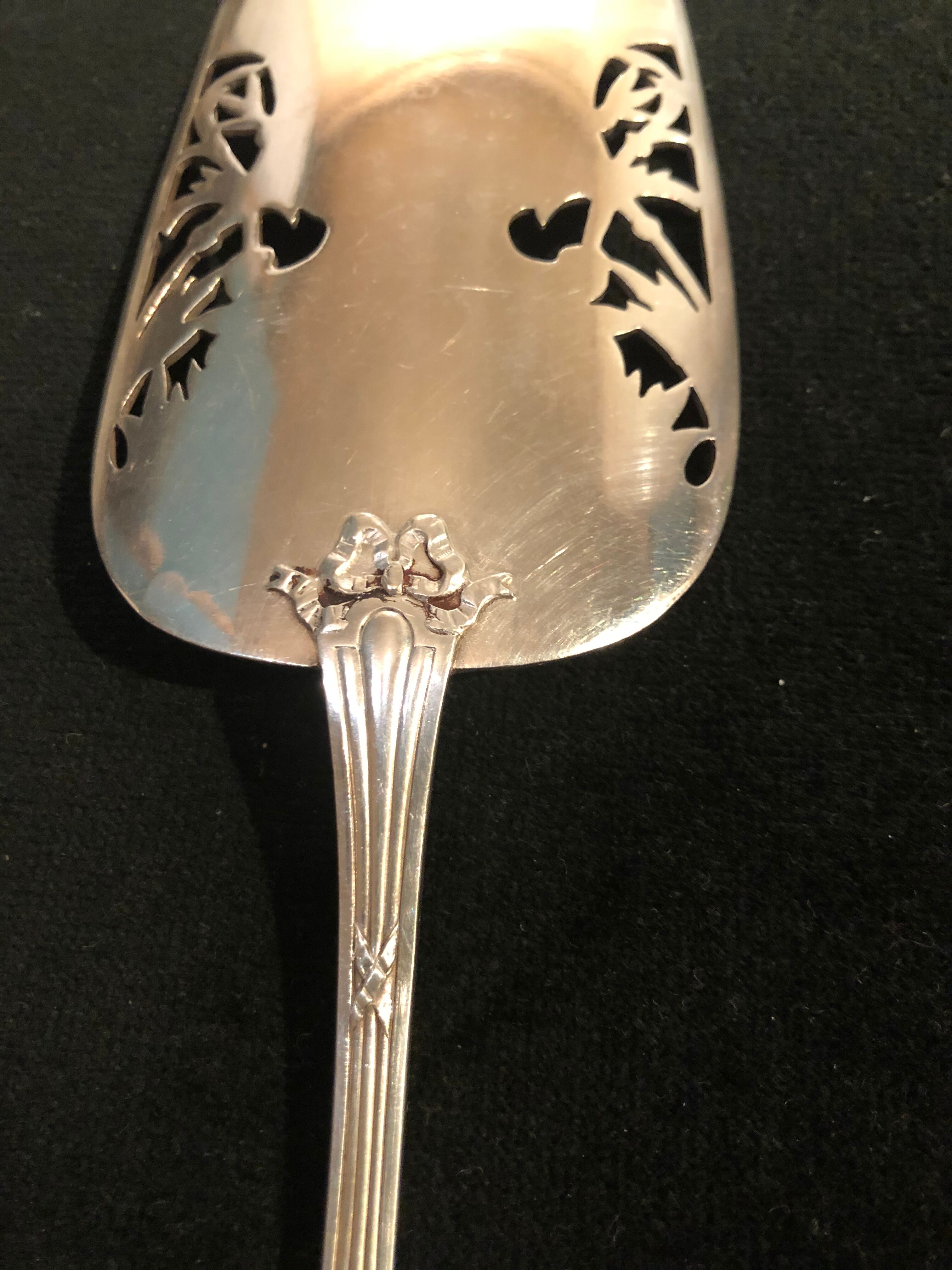 Silver metal pie shovel