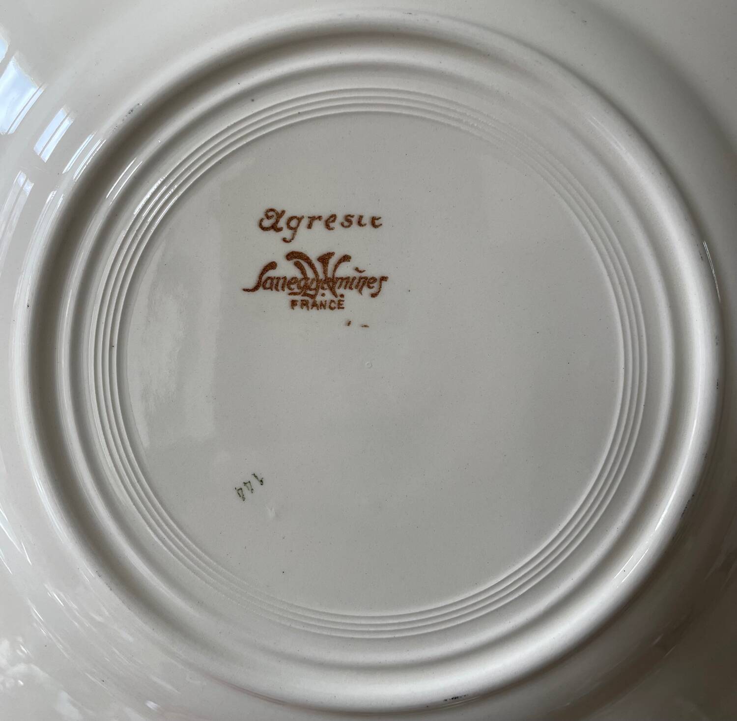 Series of 7 Sarreguemines earthenware dessert plates, Agreste model