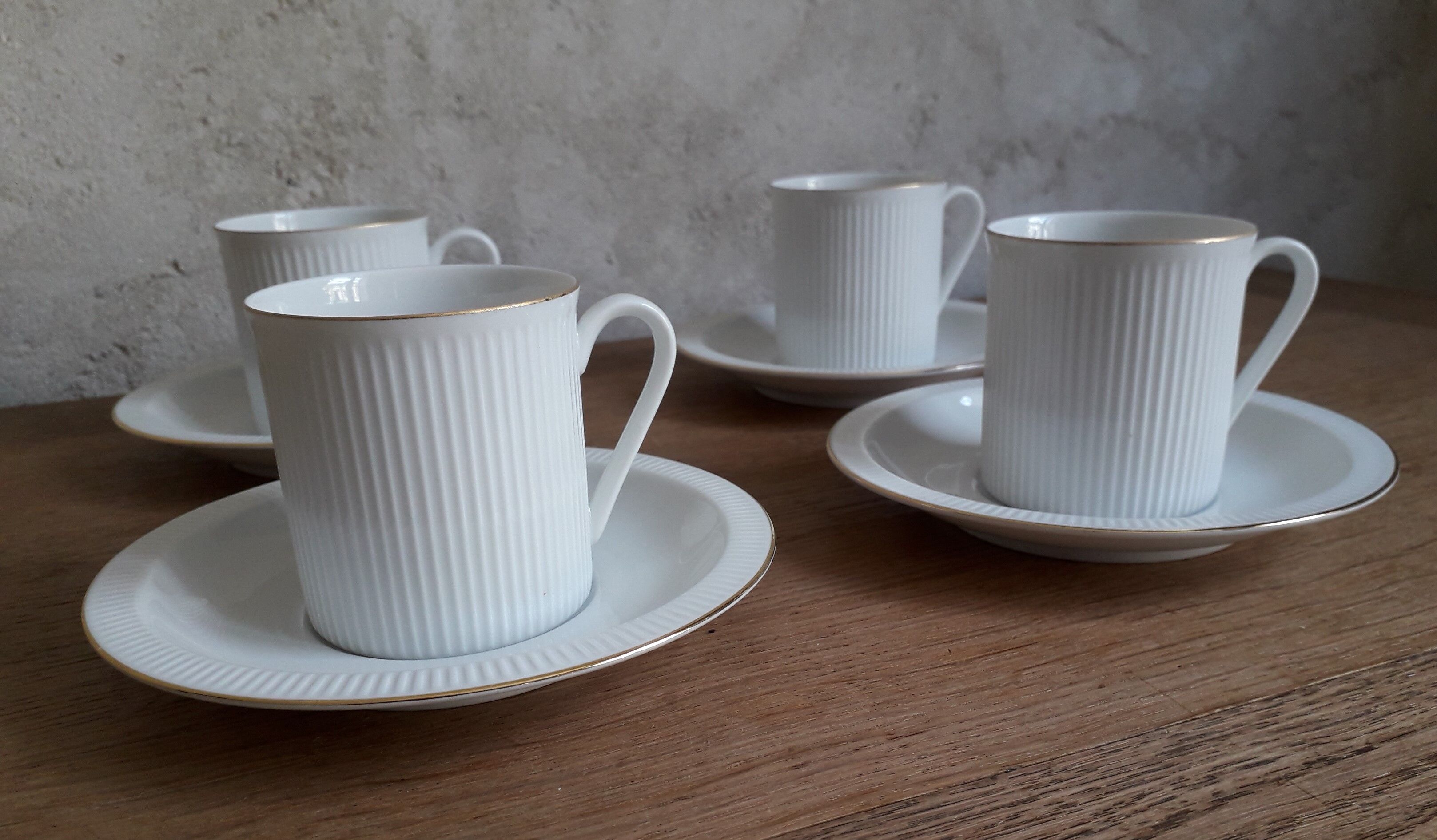 Set of 4 cups and sub-cups arzberg germany form 2075 athena
