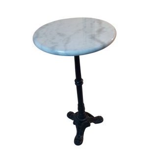Table en marbre de bistrot