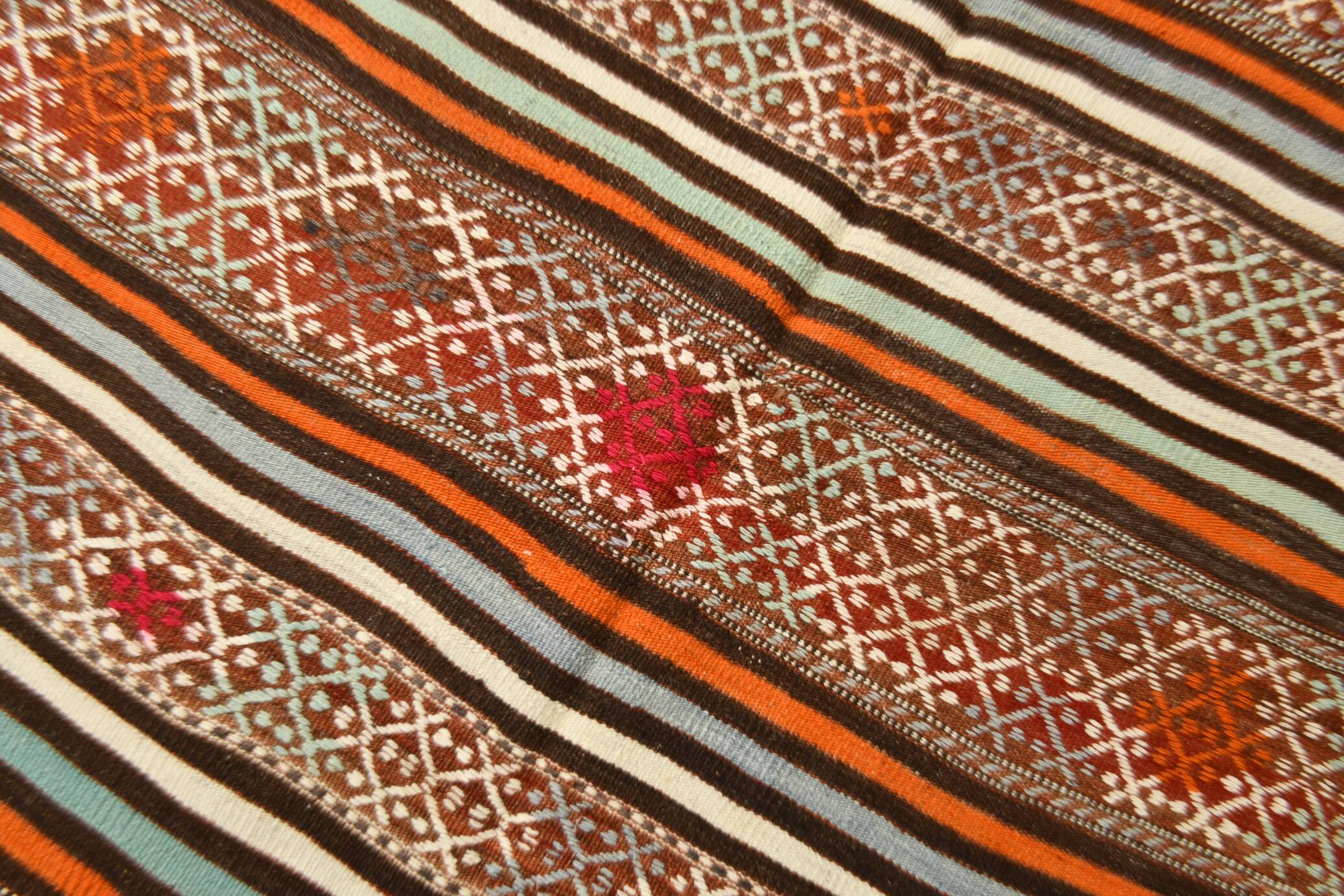 Faded Natural Orientel Kilim Rug, 146x252 Cm