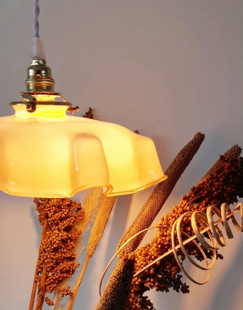 Pink opaline suspension