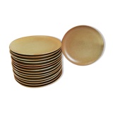 Service 15 flat plates Grès Village CNP France