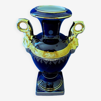 Vase en porcelaine bleu de four