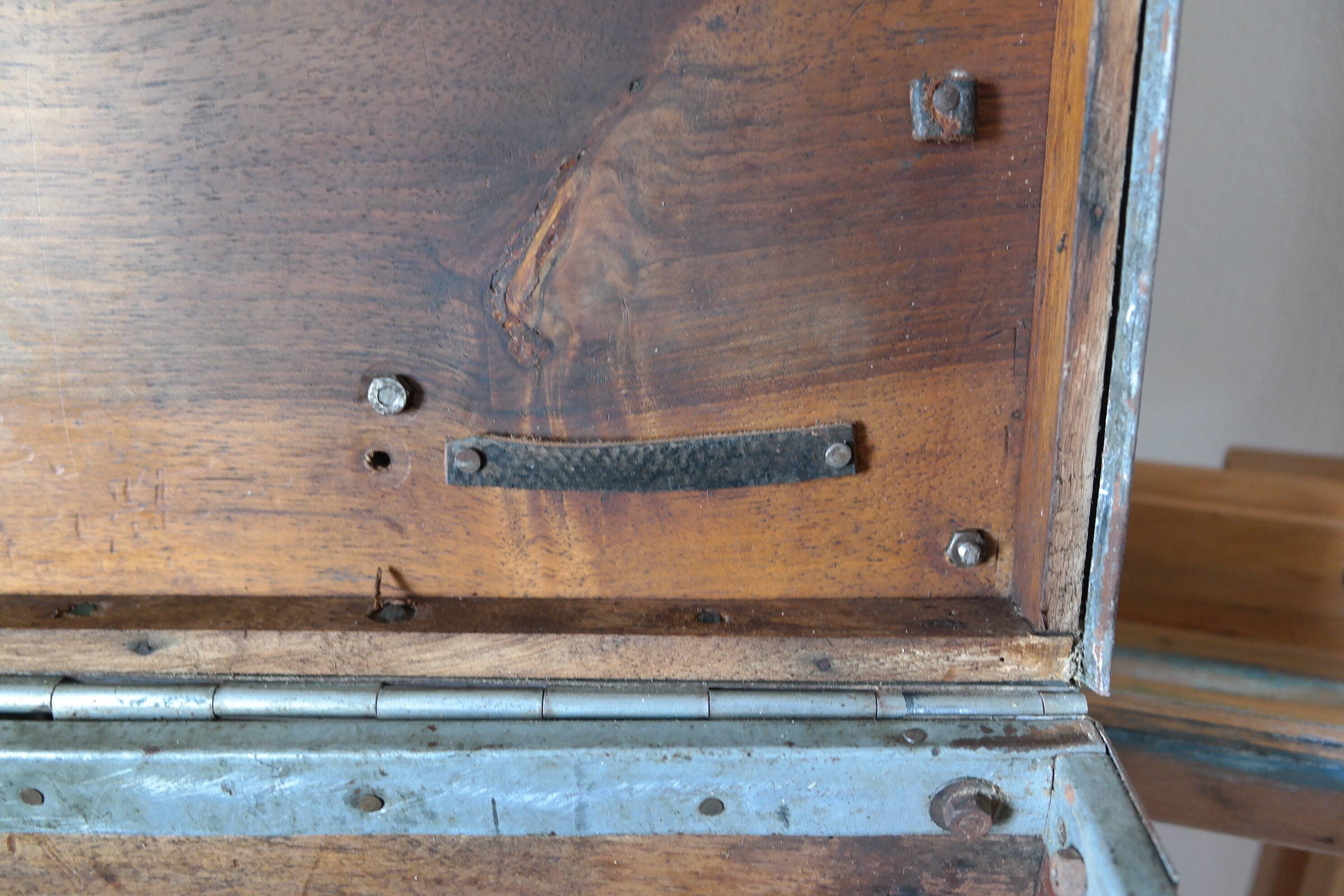 Painter's case in walnut and metal early XX