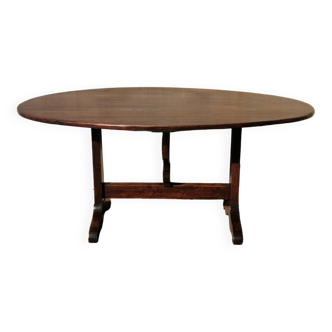 Oval winegrower's table in varnished pine
