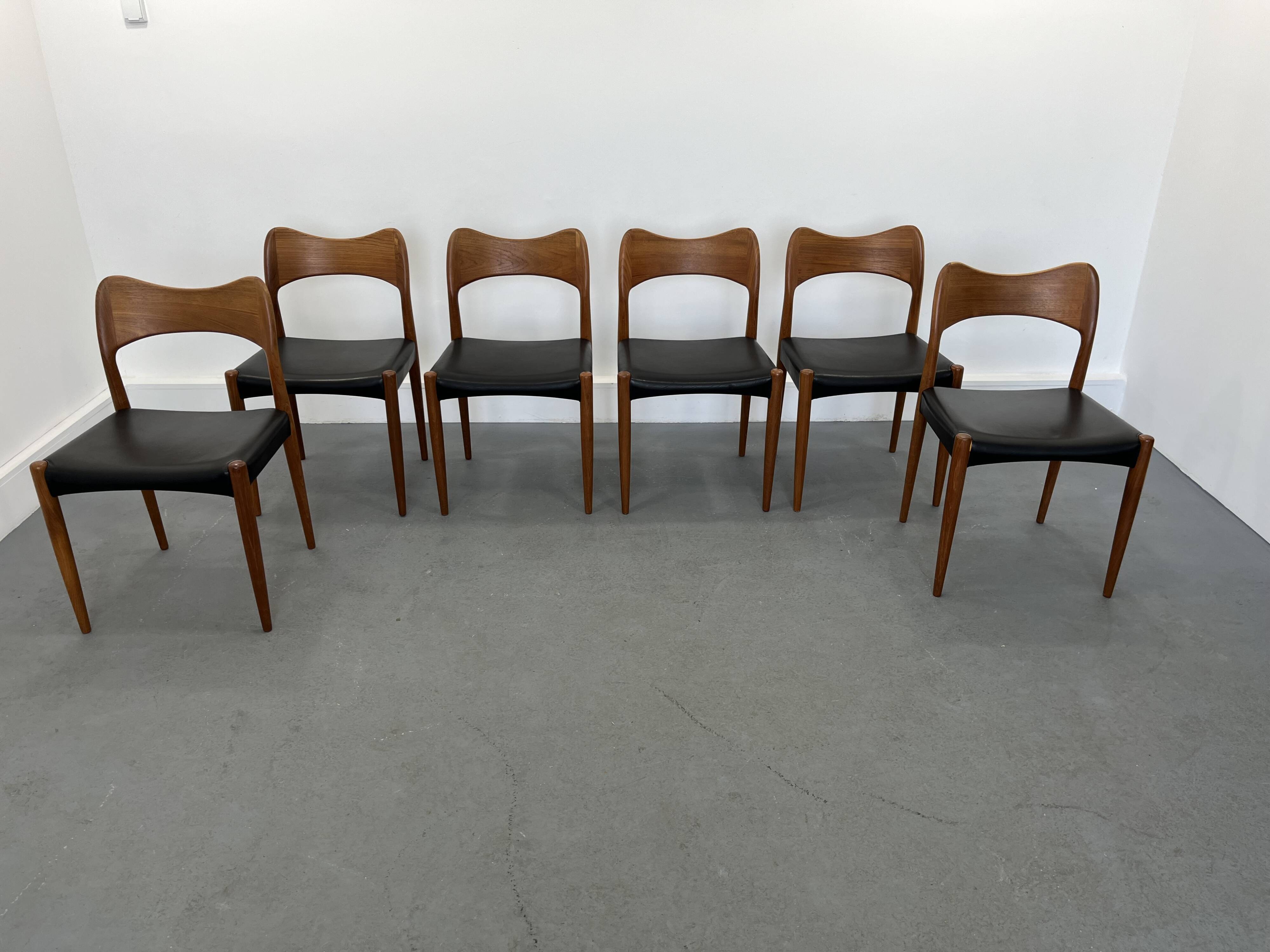 Set of 6 model 71 teak dining chairs by Niels O Møller for JL Møllers 1950s