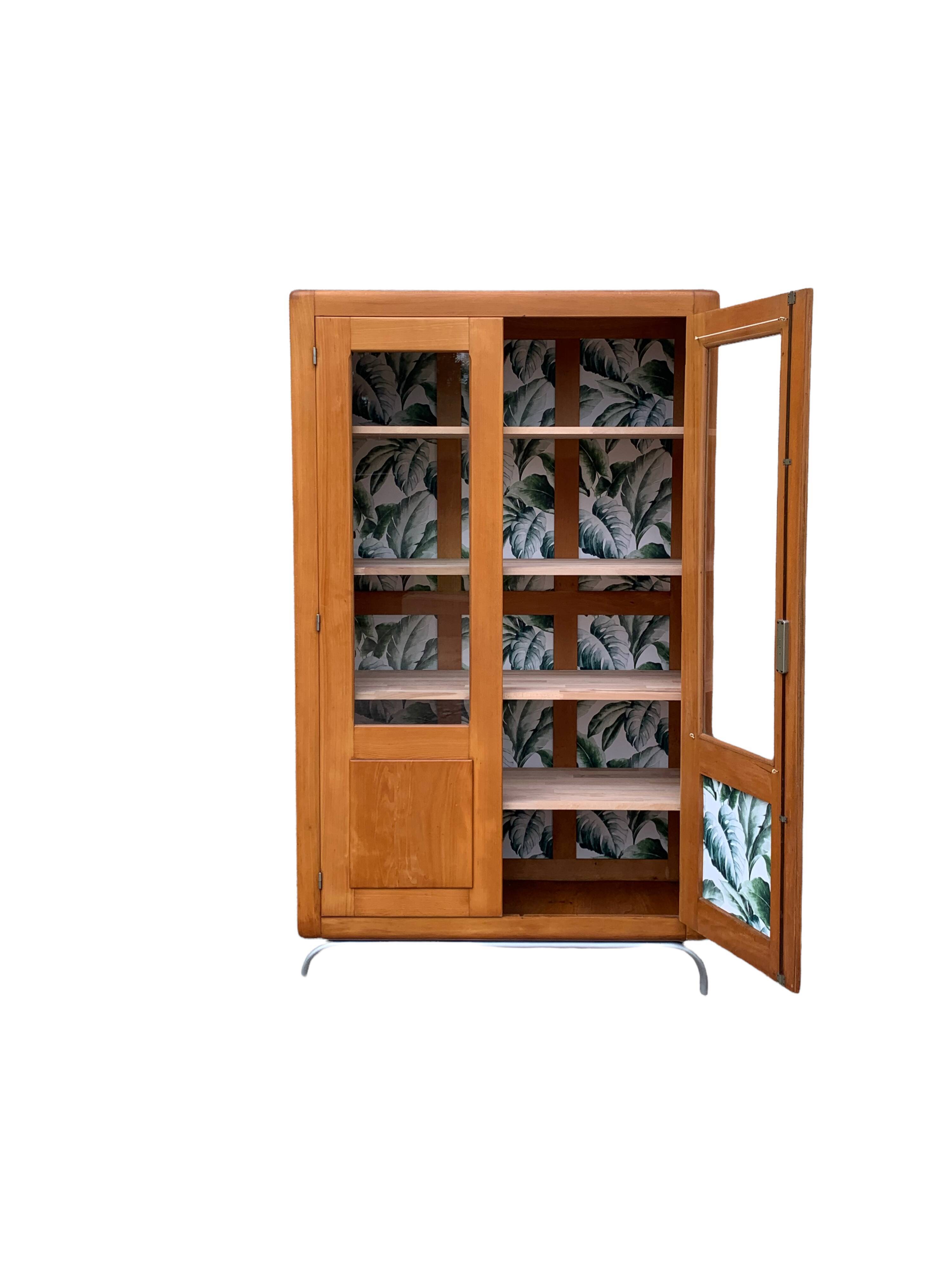 Primary school glass cabinet 1950