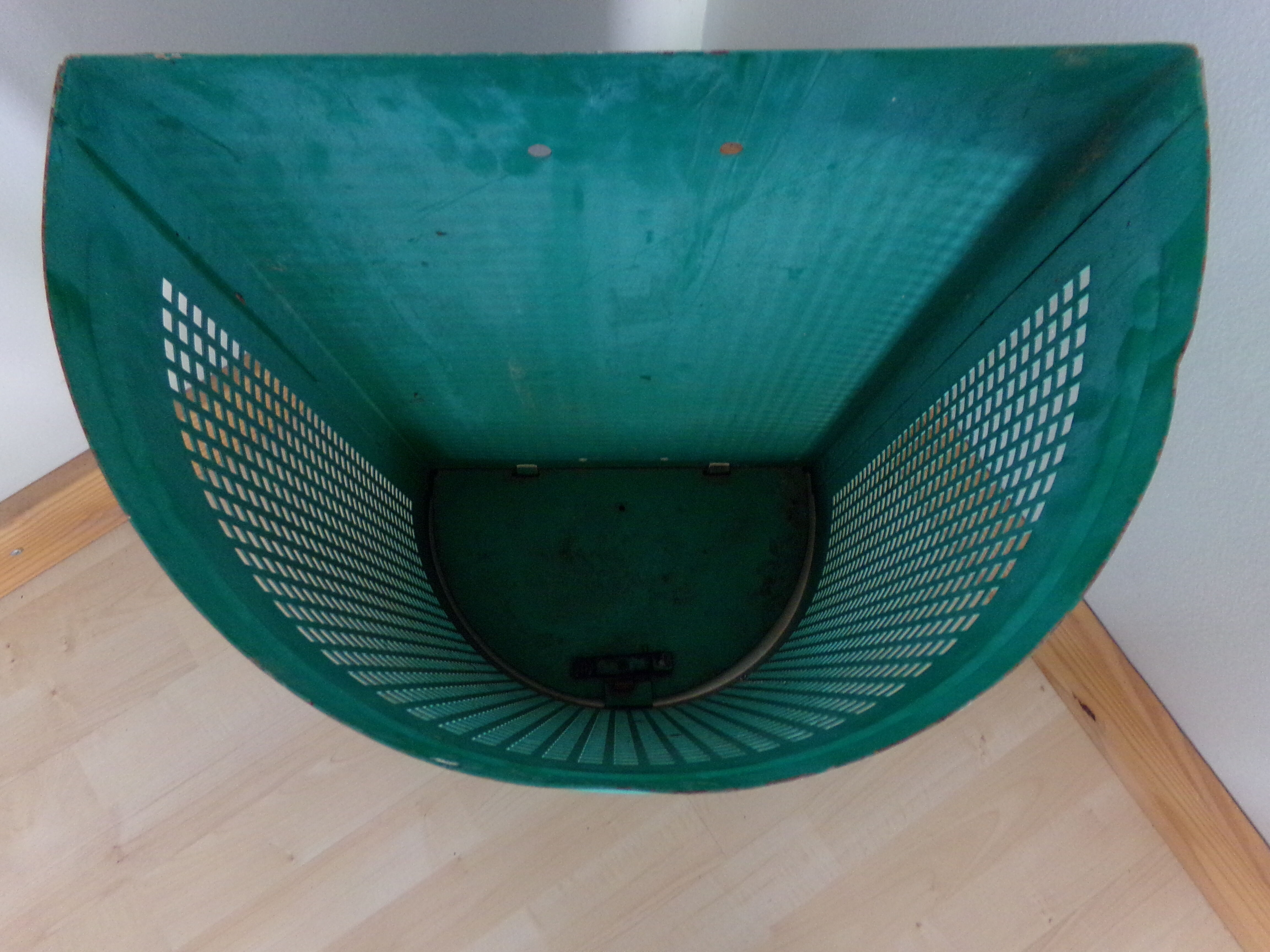 Green public garden trash can