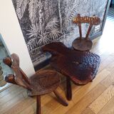 Table basse et deux chaises brutalistes bois massif