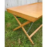 Folding coffee table