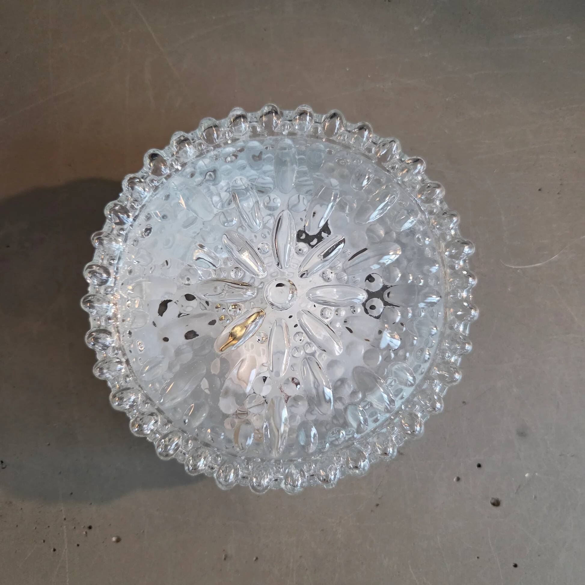 Plafonnier ou applique en verre moulé