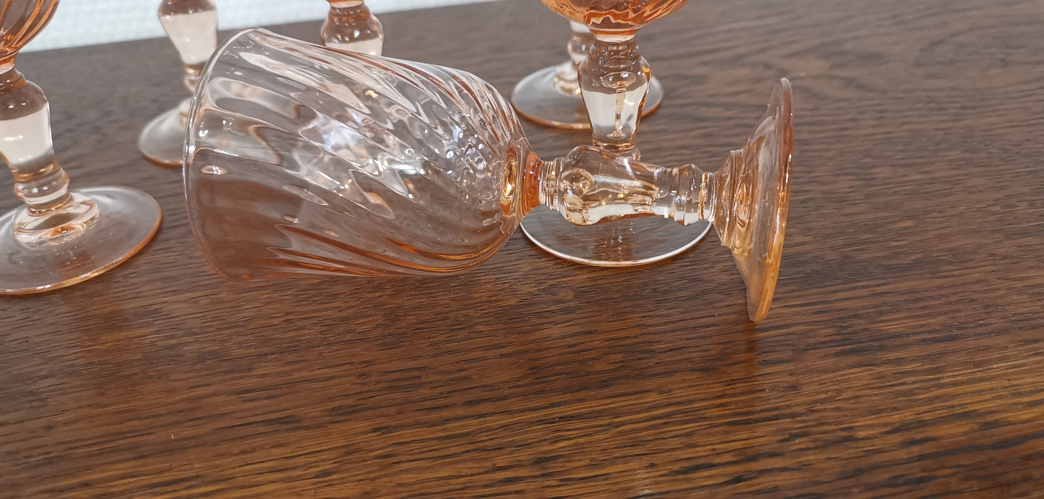 Set of 6 pink twisted white wine glasses "Rosaline" Luminarc France