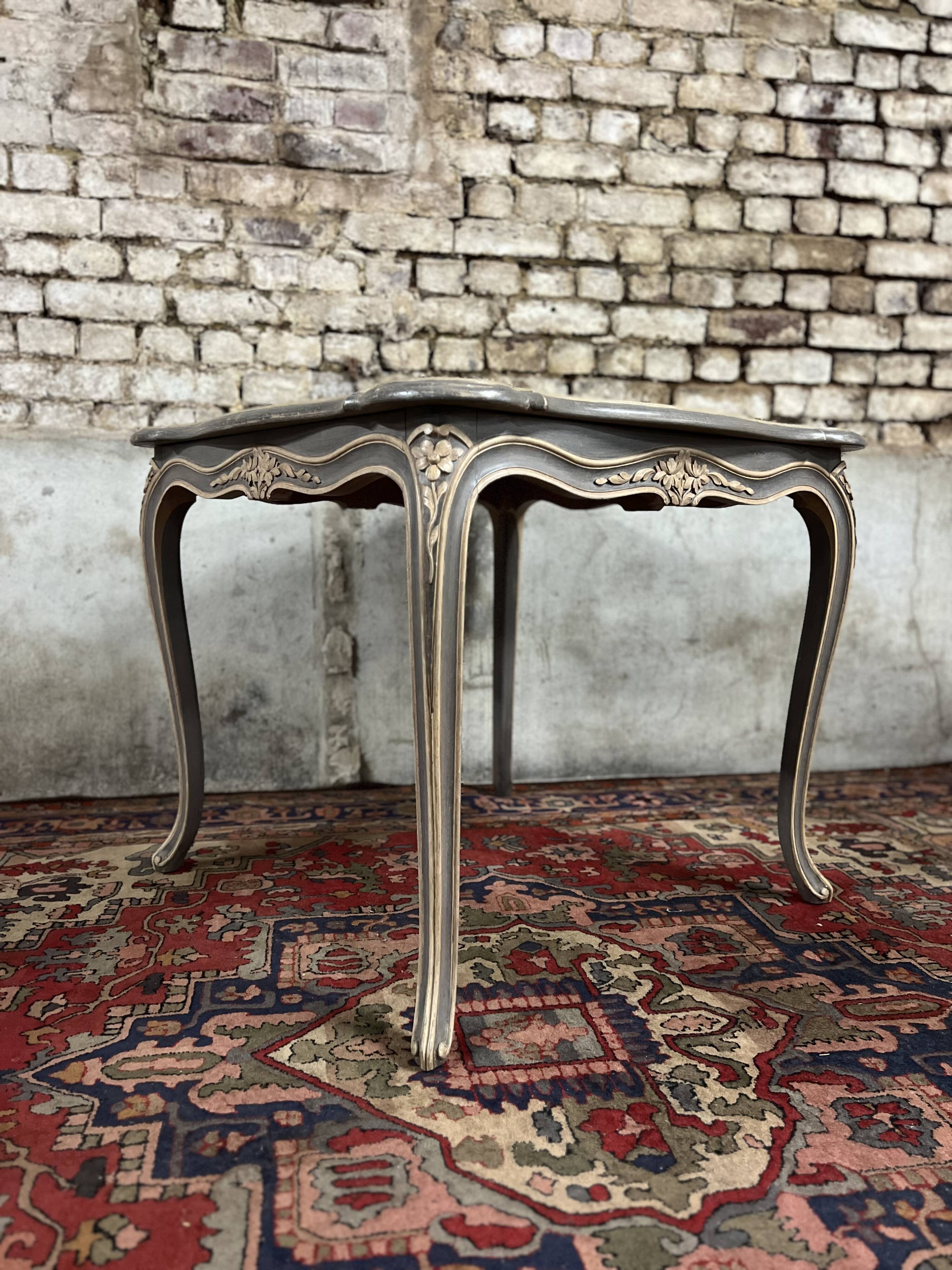Game table in gray lacquered wood with white filling stamped gouffé