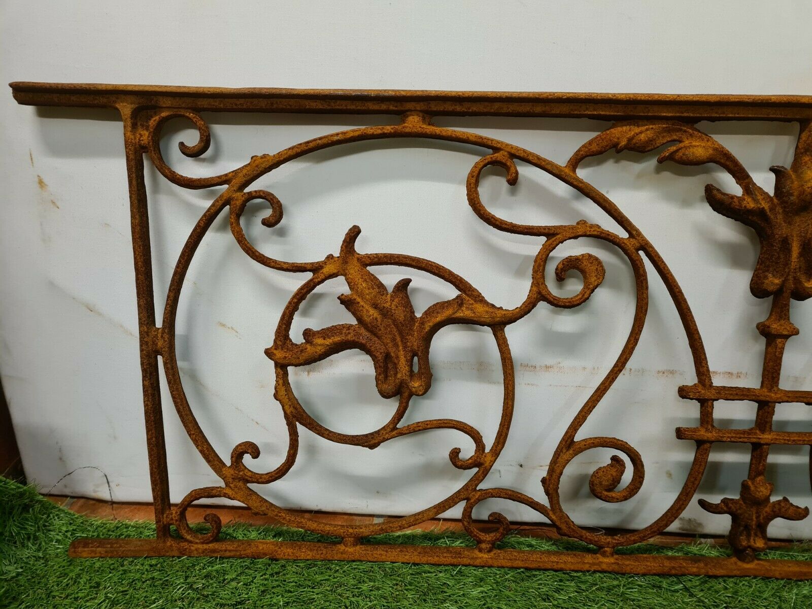 Cast iron balcony box