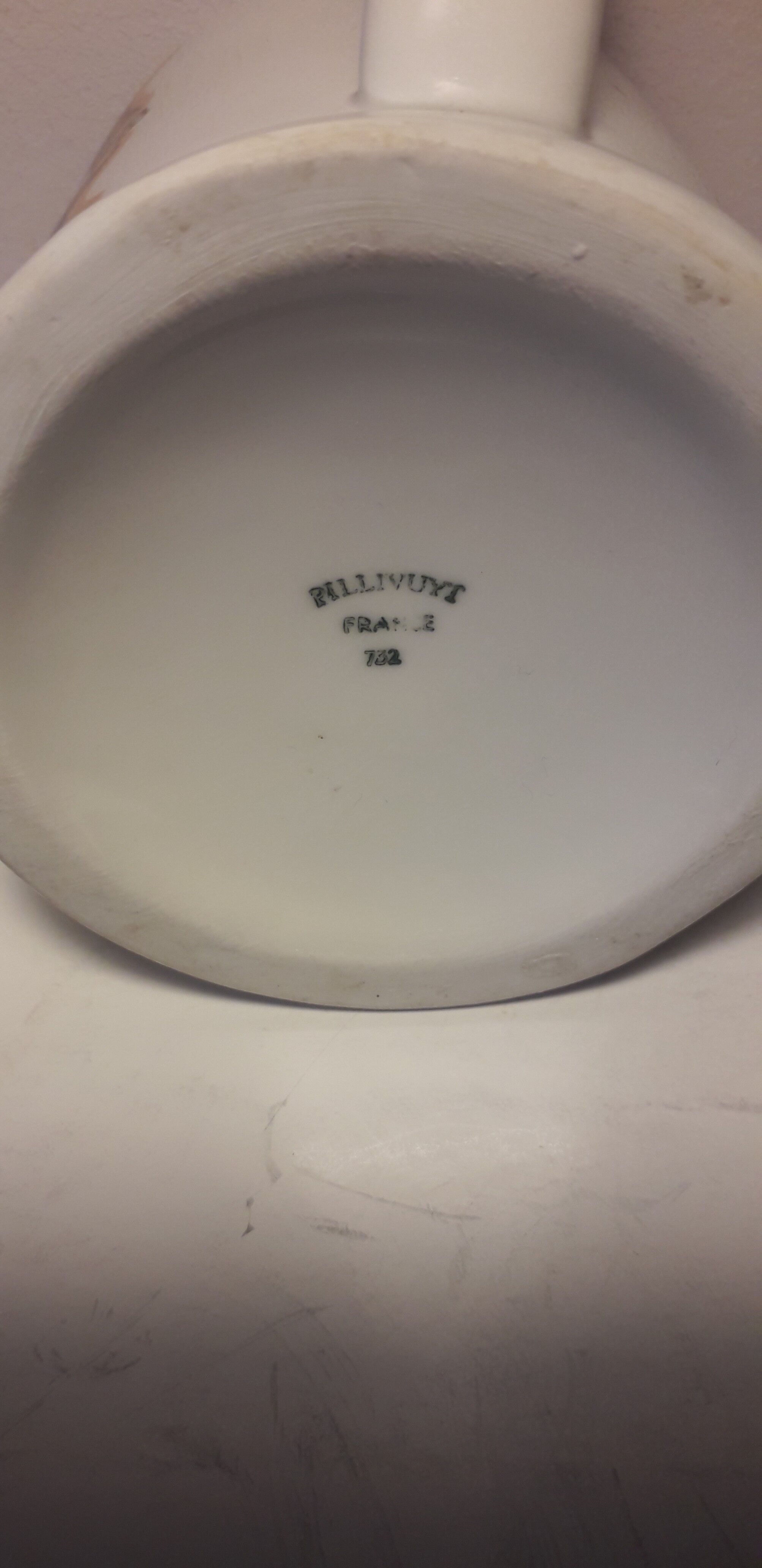 Chope à bière vintage en porcelaine décorée manufacture pillivuyt (cher)