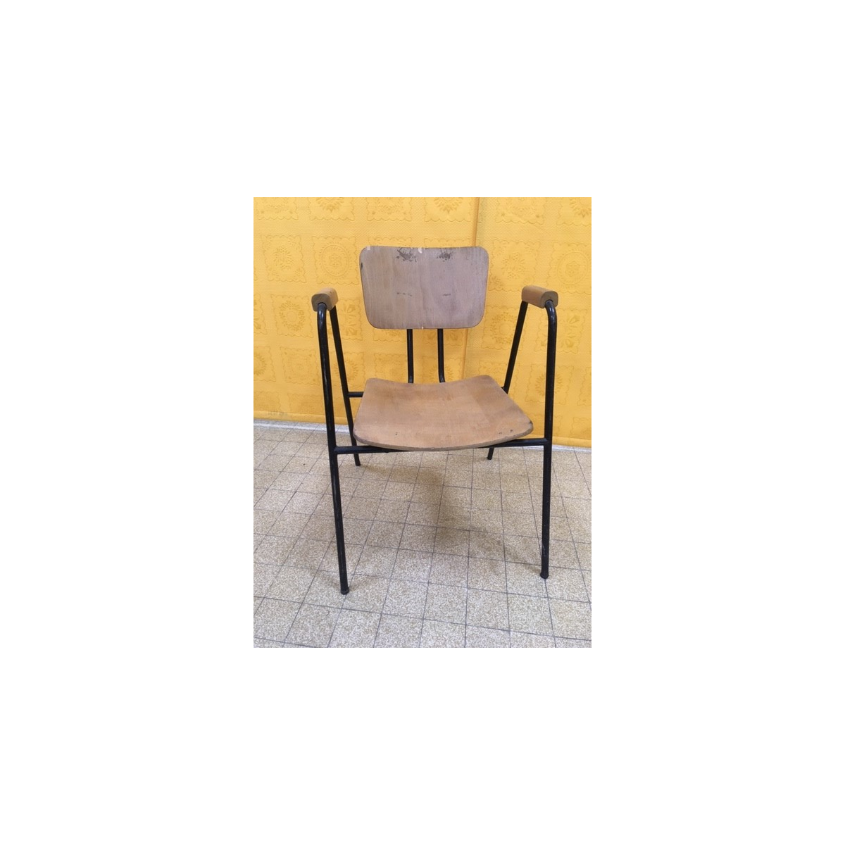 Fauteuil d'époque modèle Cecilpila estampillé Stella