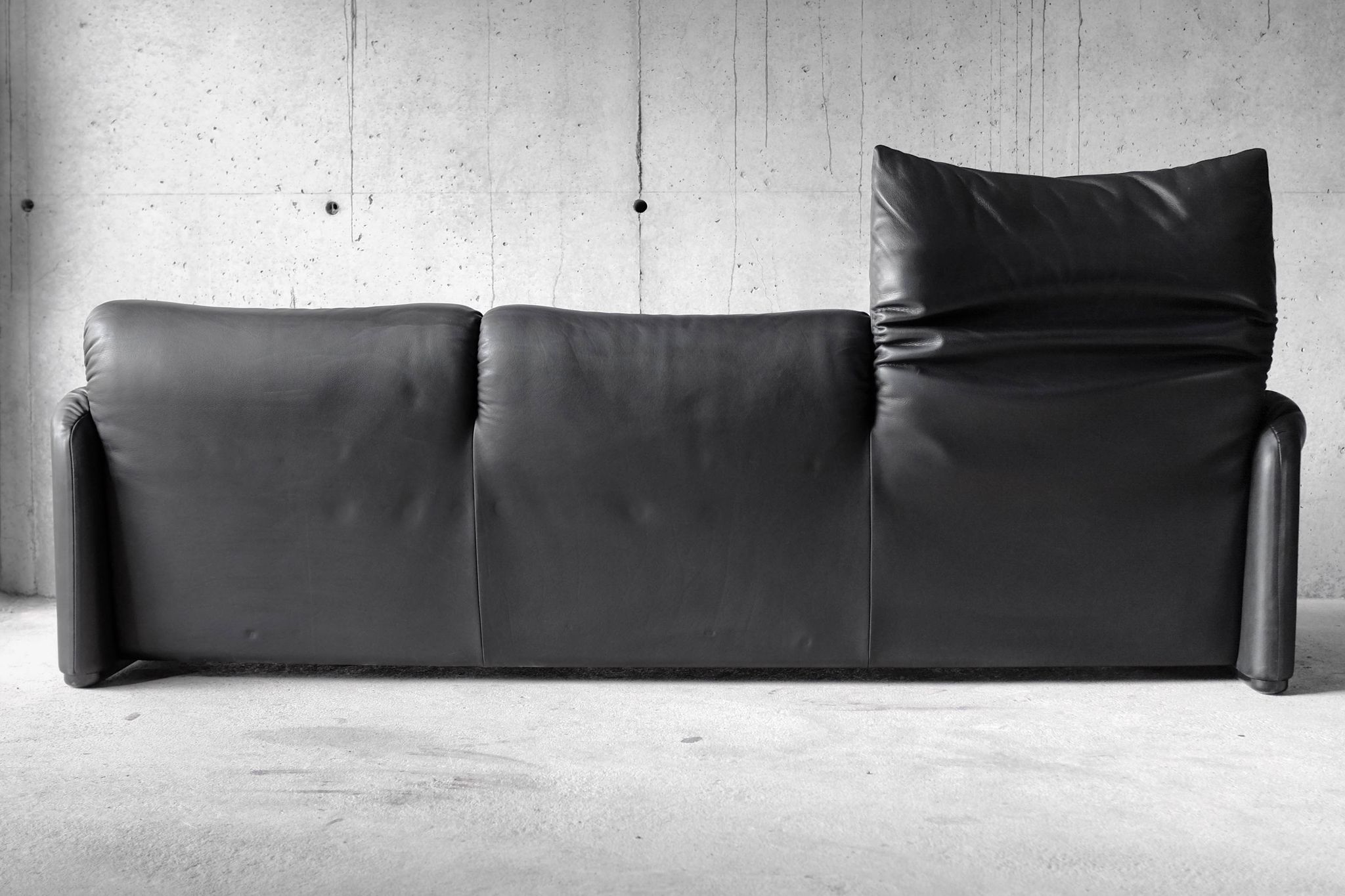 Maralunga black leather sofa 3 seater, Vico Magistretti for Cassina