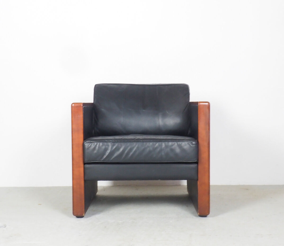 2 vintage Walter Knoll leather lounge chairs, 1970's