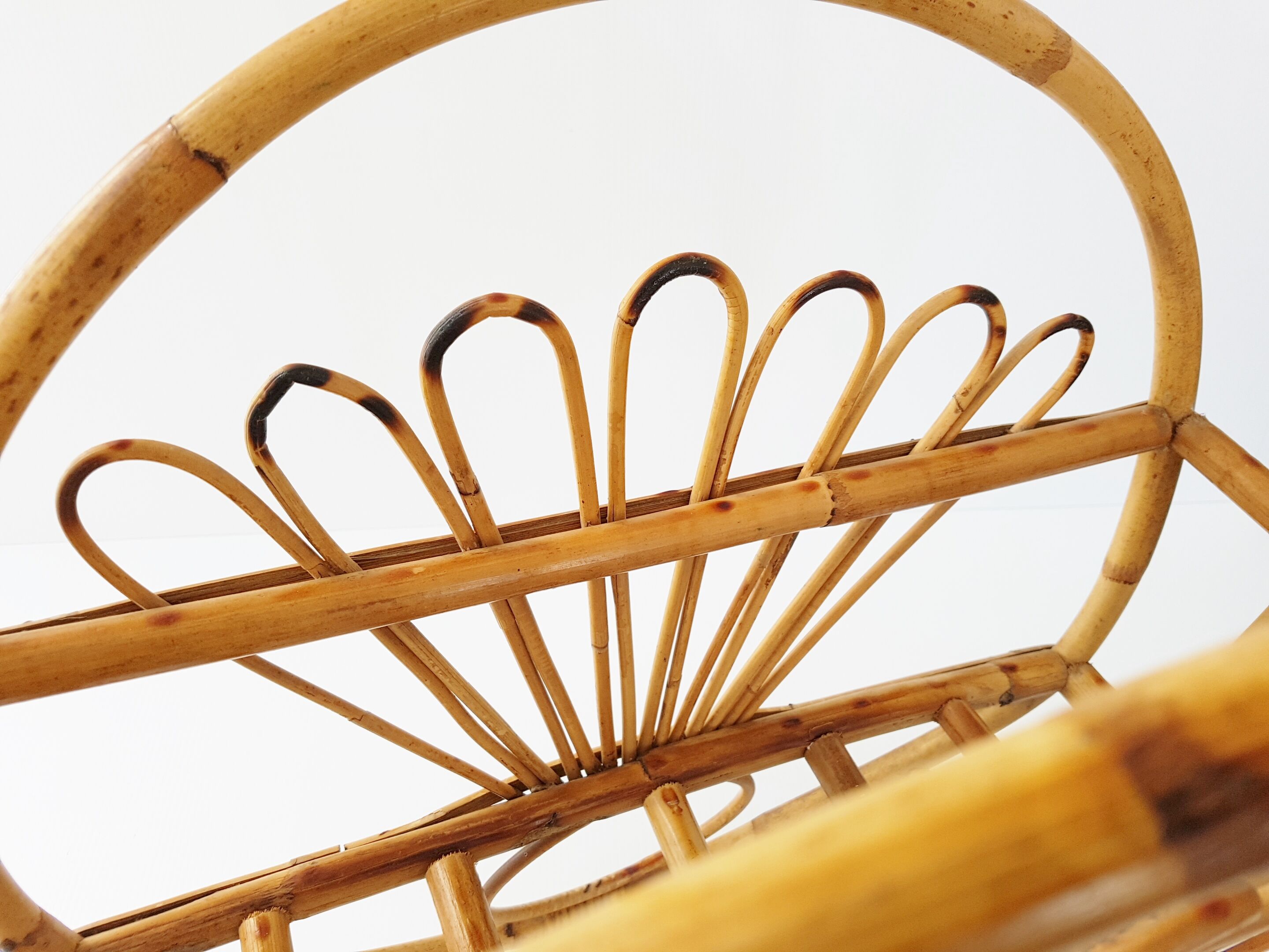 Magazine rack in rattan and bamboo 1960 vintage