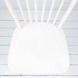 Chaise vintage blanche en bois style Windsor scandinave