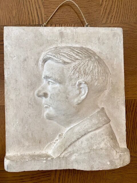 Bust of a man to hang