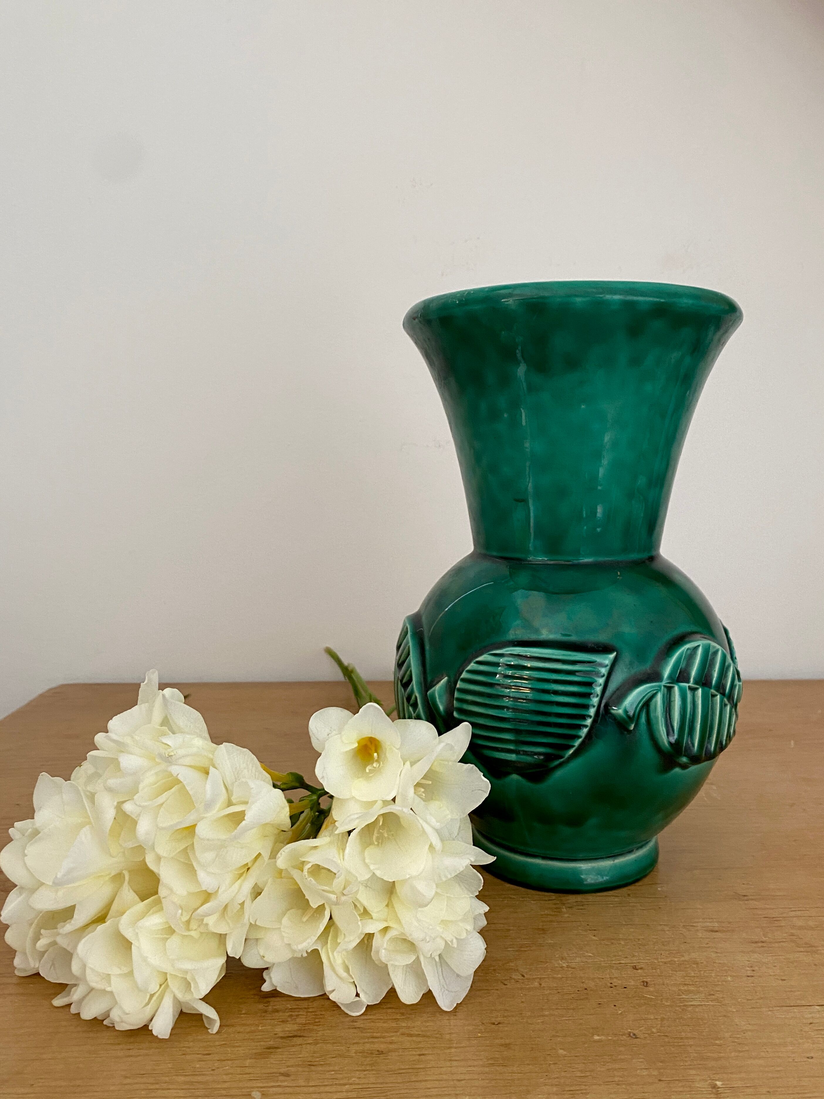 Vase vintage art déco en céramique verte